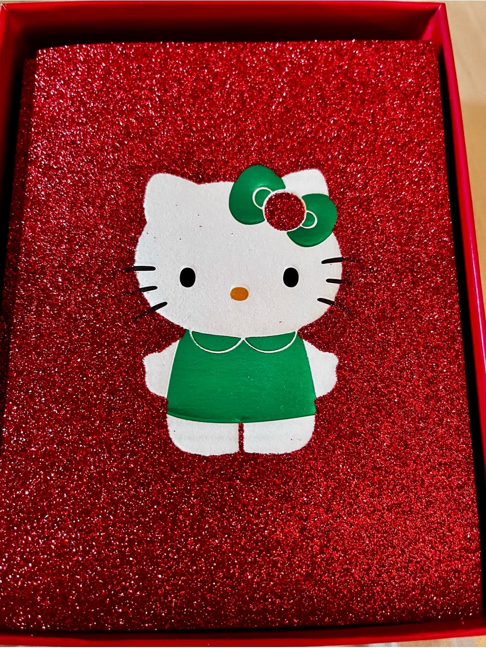 New Hello Kitty Green Dress, red glitter background Christmas cards. 12 count.
